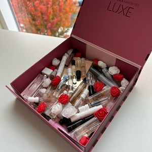 BOX of sample sprays